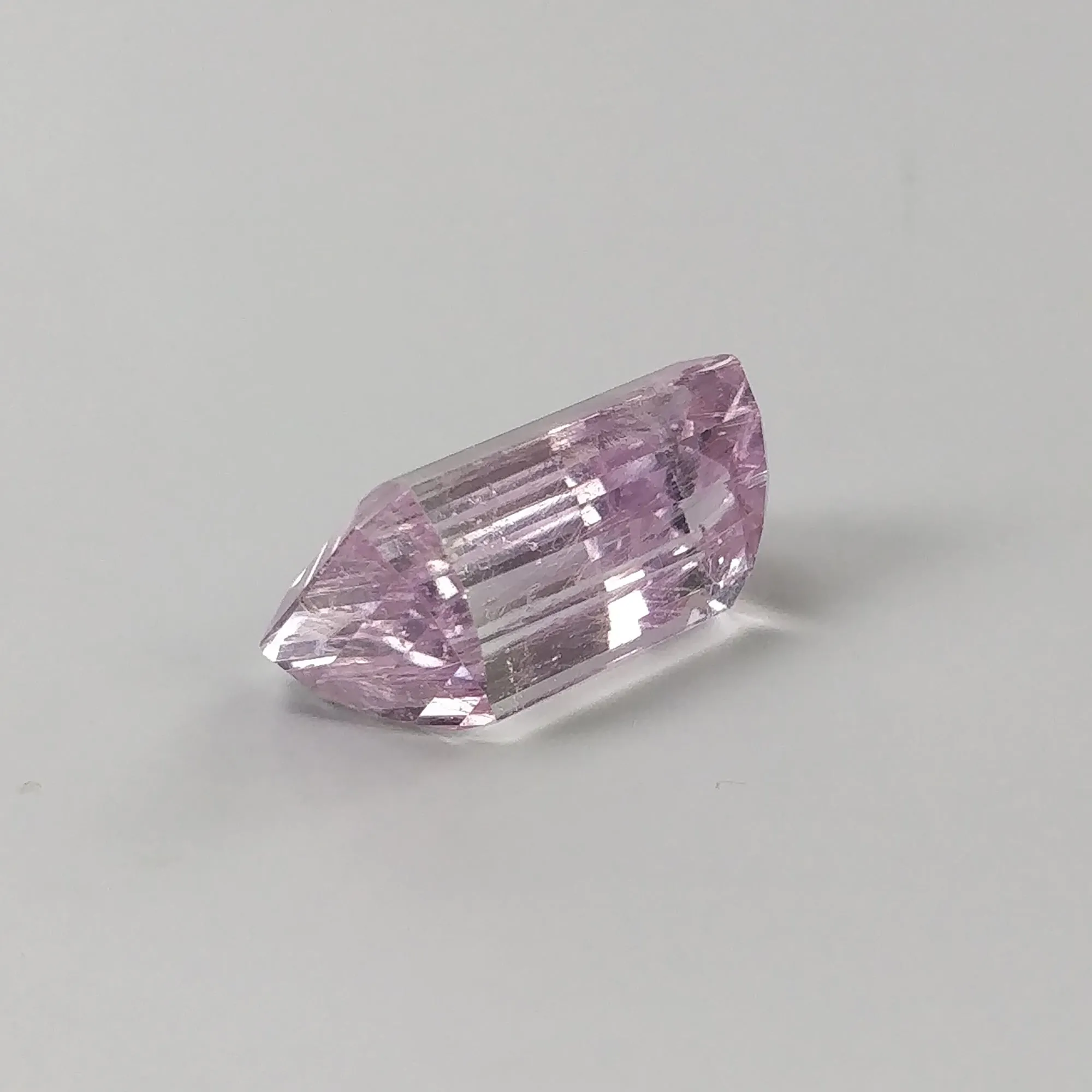 KUNZITE Gemstone Normal Cut : 16.60cts Natural Untreated Unheated Purple Kunzite Cushion Shape 19*11mm