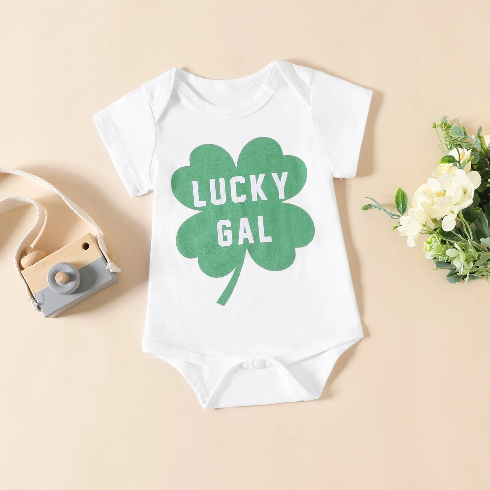 St. Patrick's Day 2023 Baby Girls' Set Alphabet Romper Four leaf Grass Printed Shorts Headband